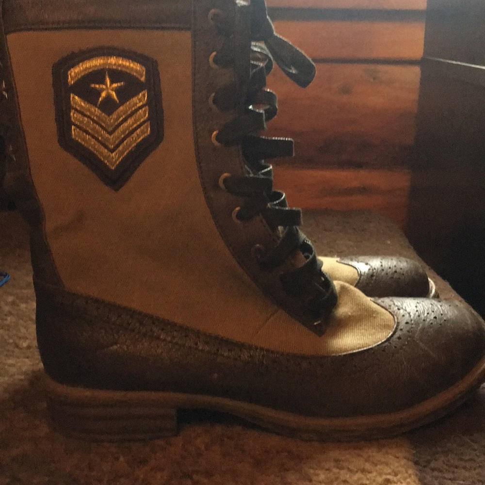 Woman’s Boots